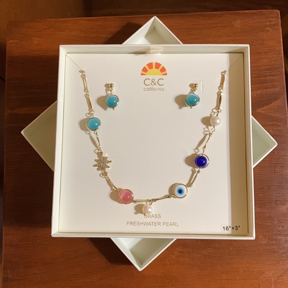 C & C CALIFORNIA: BRASS FRESHWATER PEARL NECKLACE WITH EARRINGS 🆕 - Picture 3 of 9